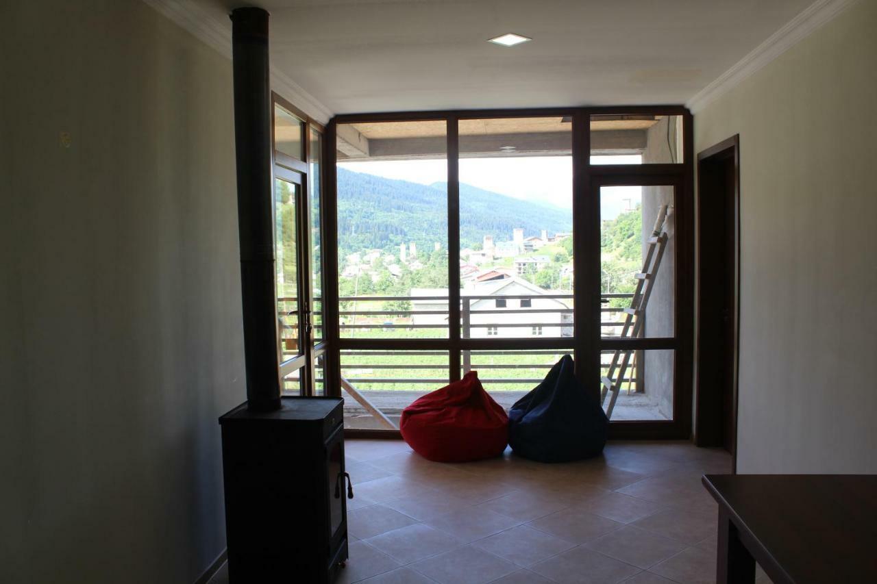 Mariana'S Guest House Mestia Esterno foto