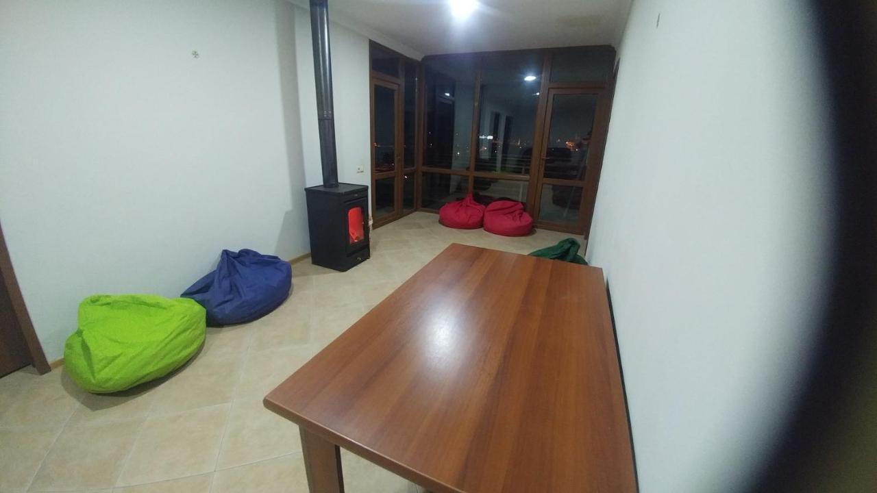 Mariana'S Guest House Mestia Esterno foto