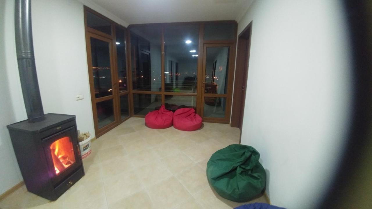 Mariana'S Guest House Mestia Esterno foto
