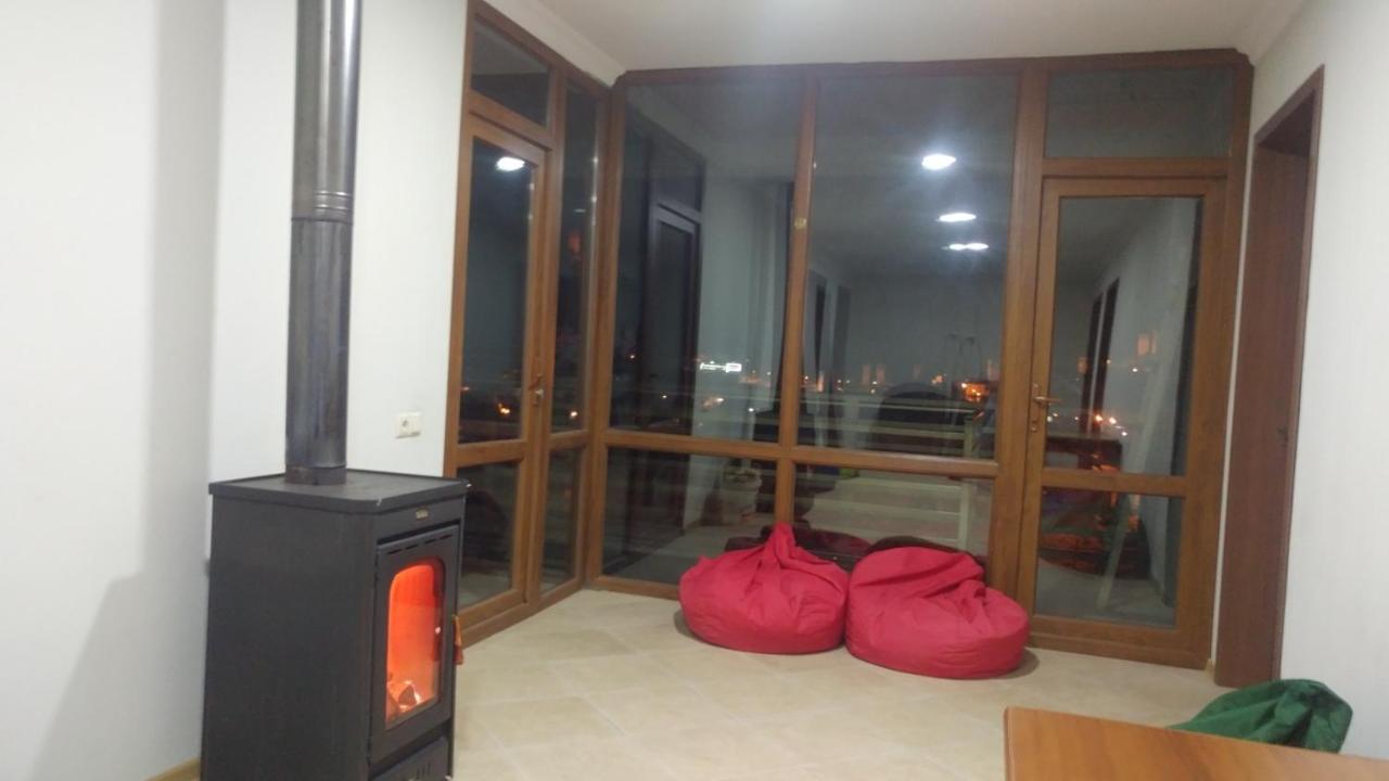 Mariana'S Guest House Mestia Esterno foto